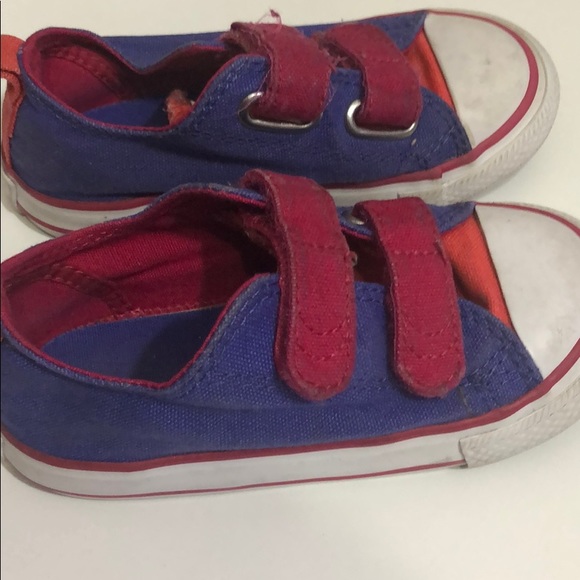 Toddler Velcro strapped converse - Picture 4 of 4